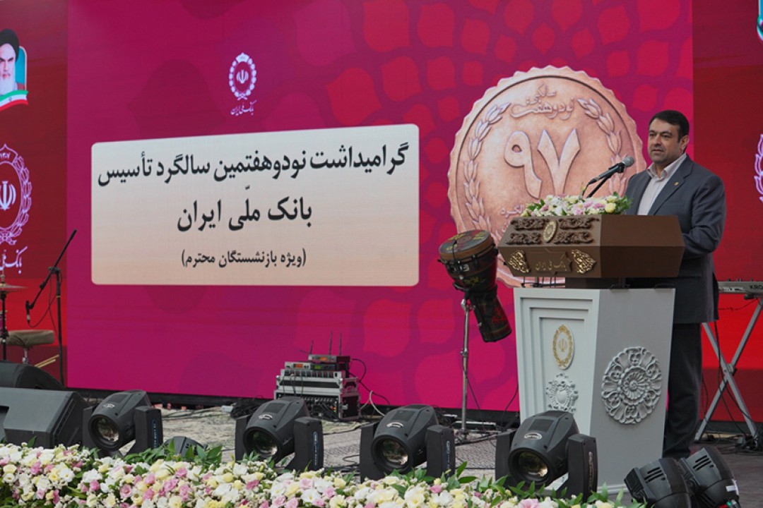 نجارزاده خبر داد: تدوین آیین نامه های جدید برای بهبود معیشت همکاران